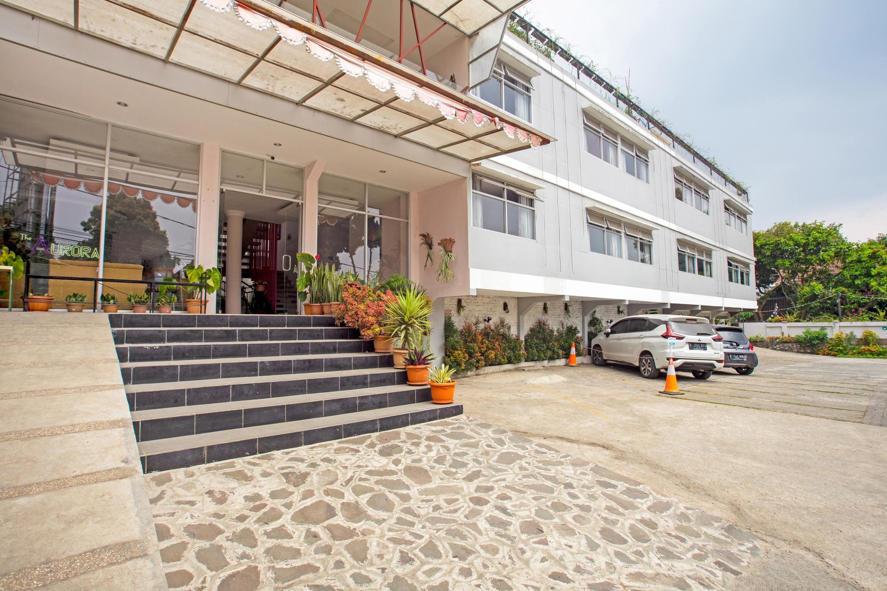 Super Oyo Collection O 3876 The Aurora Inn Lembang Exterior foto